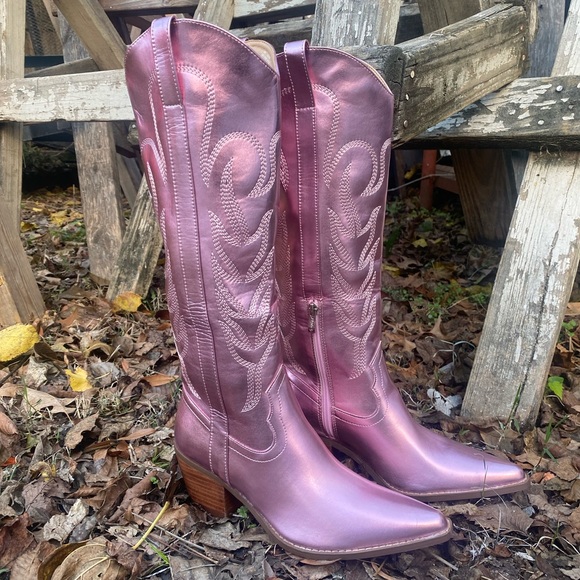 Metallic Pink Cowboy Boots - Picture 7 of 13